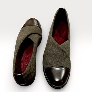 NEW Munro Women's Plum Stretch Fabric Slip-On flat loafer shoes in Brown Sz 8.5